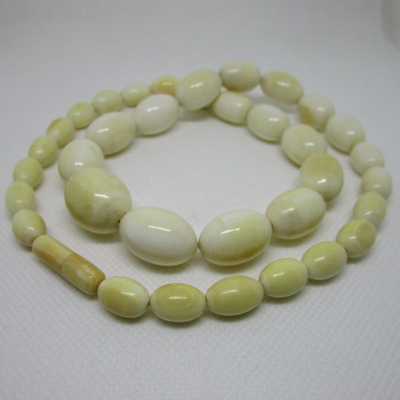 vintage bead necklace